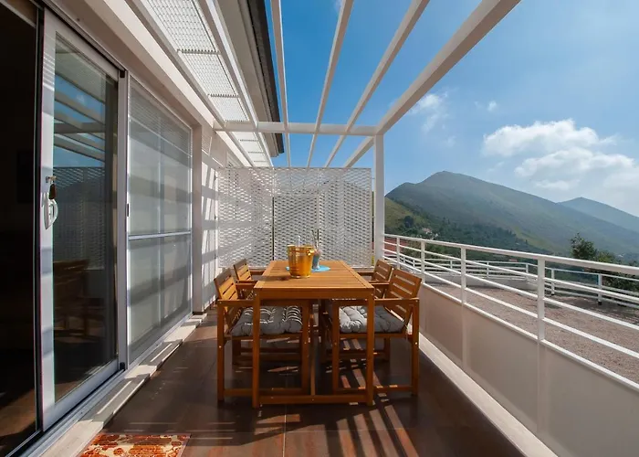 Vista Paradiso Apartment *
